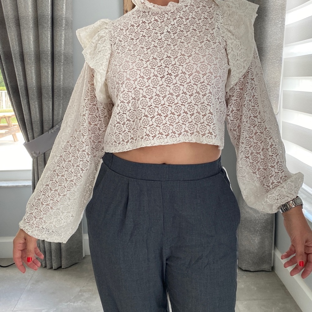 Zara Lace Cream Crop Top - Picture 4 of 15
